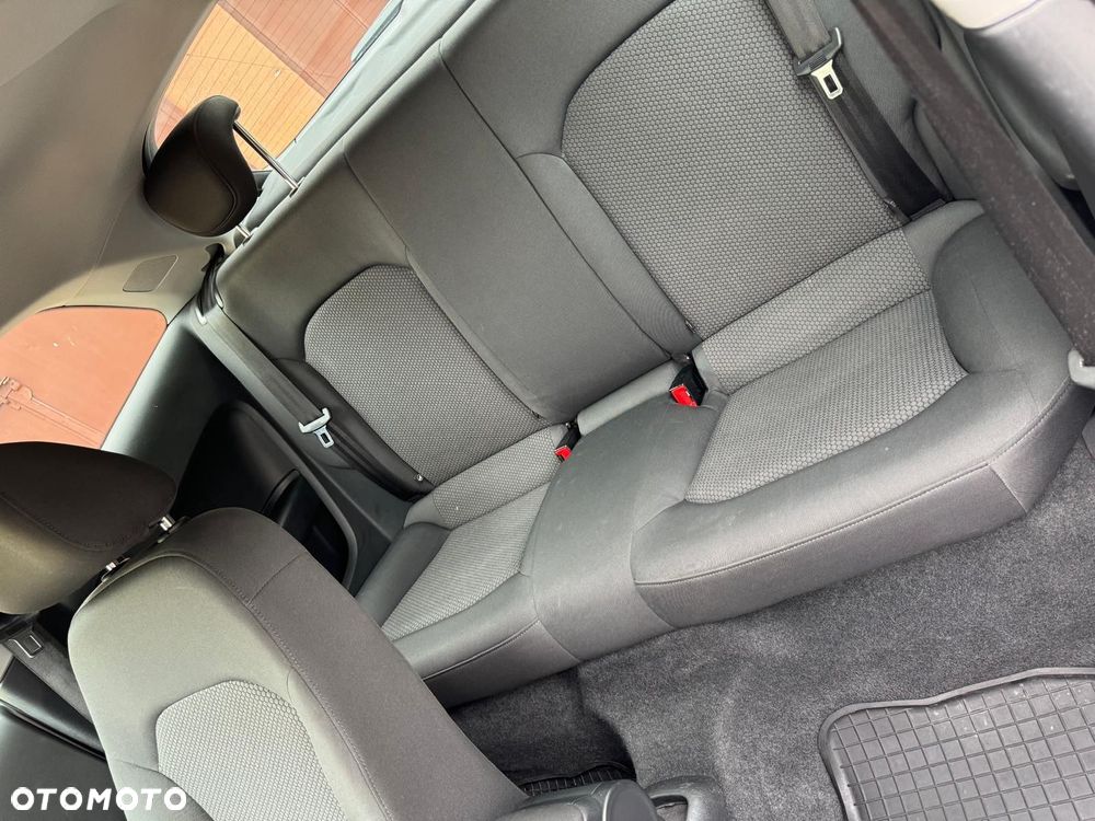 Audi A1 ver-1-6-tdi-ambition - 5