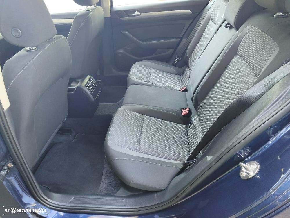 VW Passat Variant 1.6 TDI Confortline - 14