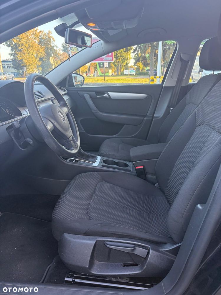 Volkswagen Passat 2.0 TDI Comfortline - 9