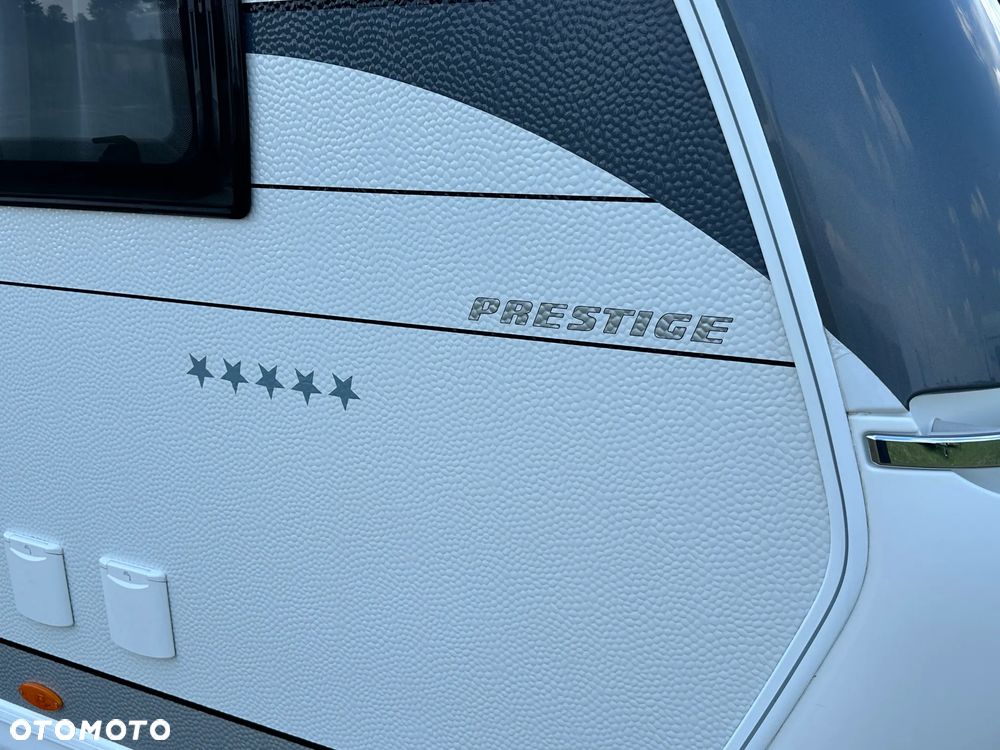 Hobby 660 WFC PRESTIGE z klimą dachową, napędem i markizą. - 9
