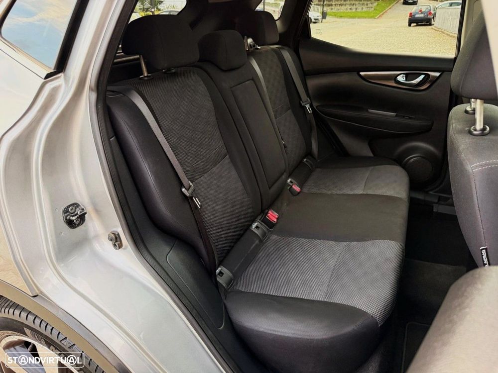 Nissan Qashqai 1.5 dCi N-Connecta - 13