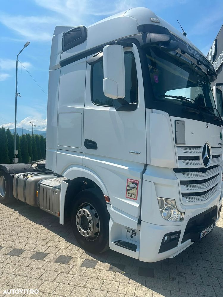 Mercedes-Benz Actros - 3
