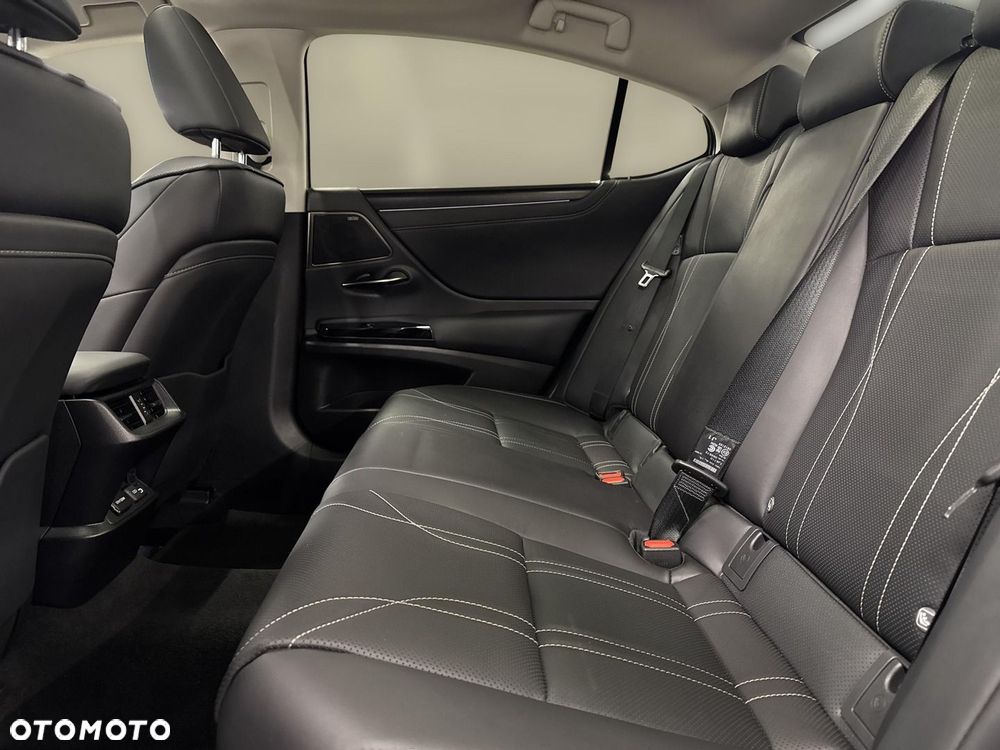 Lexus ES 300h Prestige - 9