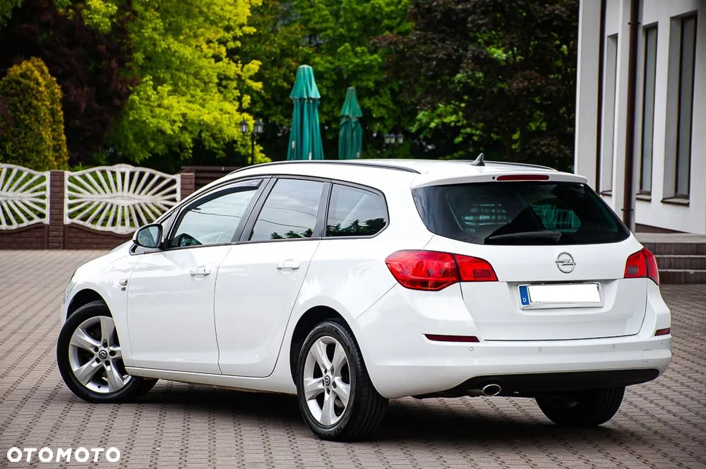 Opel Astra 1.6 Turbo 150 Jahre - 16