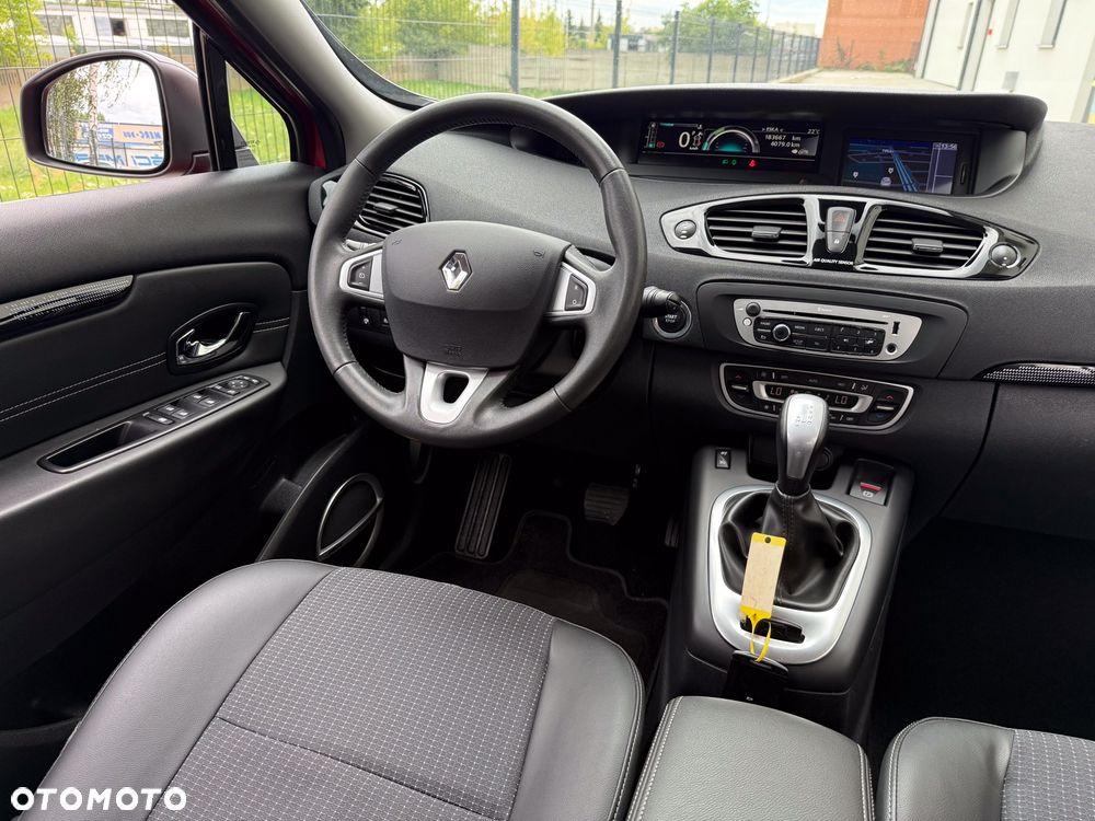 Renault Grand Scenic 2.0 16V 140 CVT Bose Edition - 26