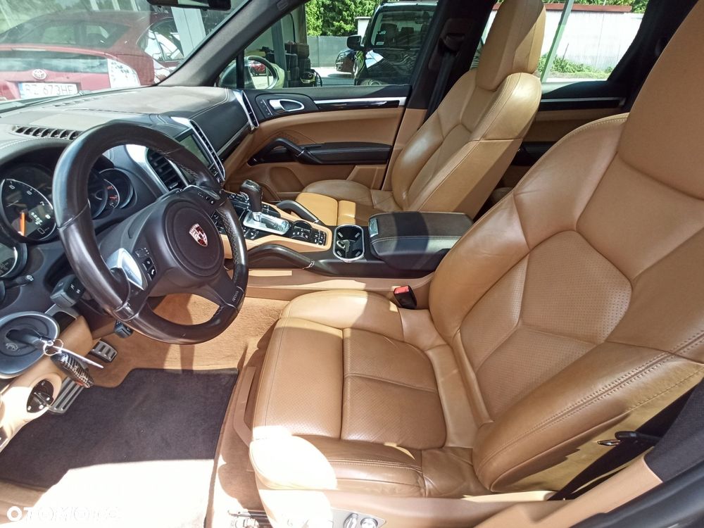 Porsche Cayenne - 7
