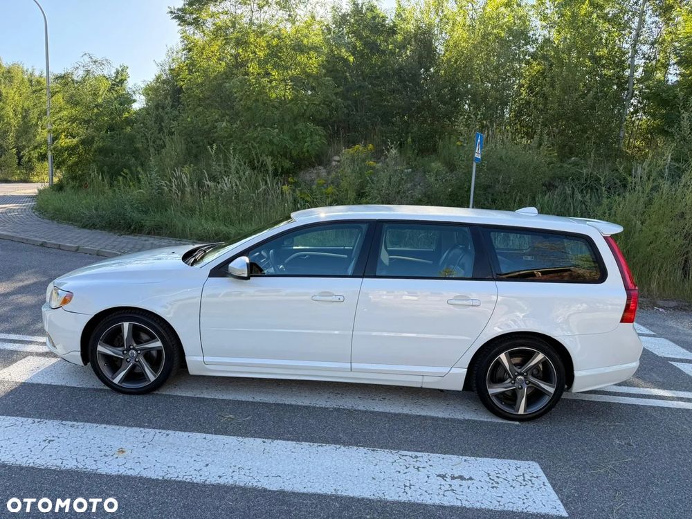 Volvo V70 D4 AWD Geartronic RDesign - 4