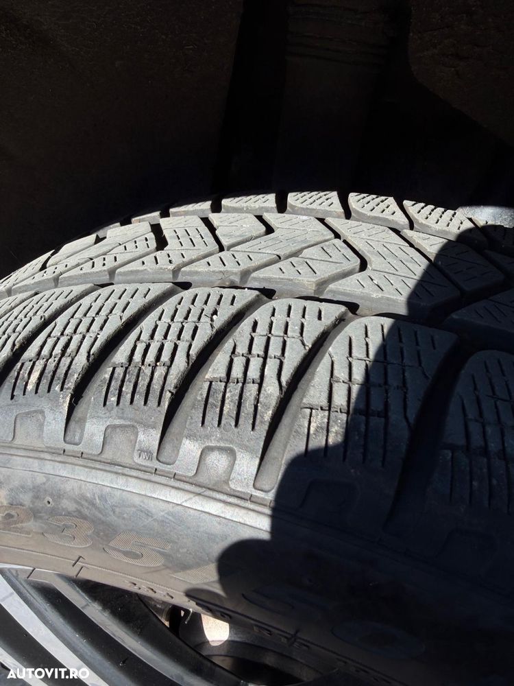 Volkswagen Tiguan - 23