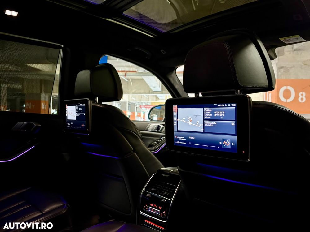 BMW X7 M50i - 10