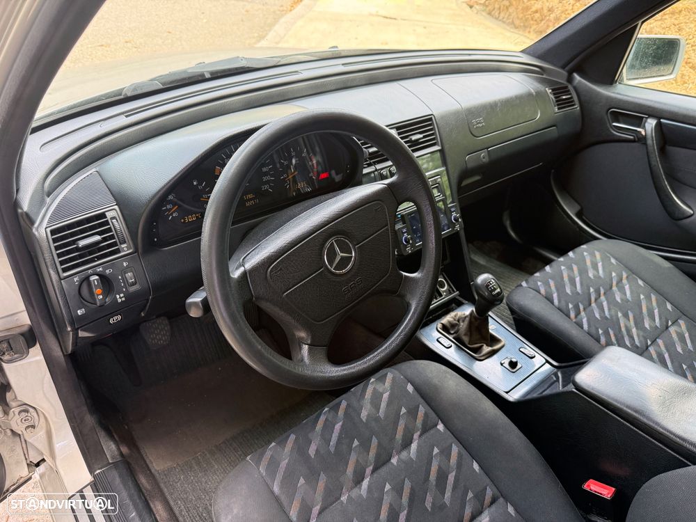 Mercedes-Benz C 220 - 11