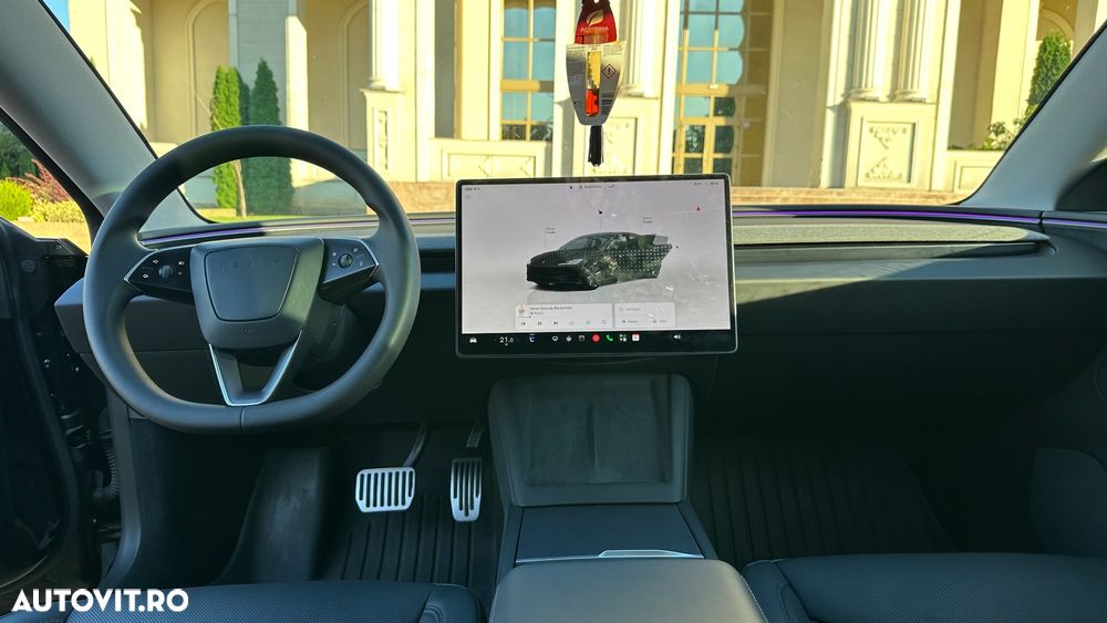 Tesla Model 3 - 12