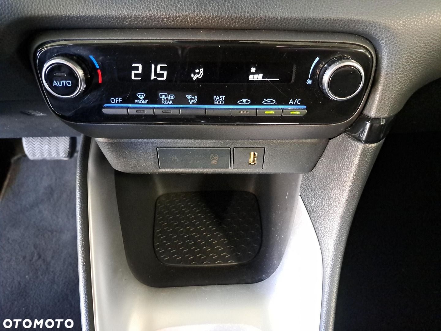 Toyota Yaris - 24