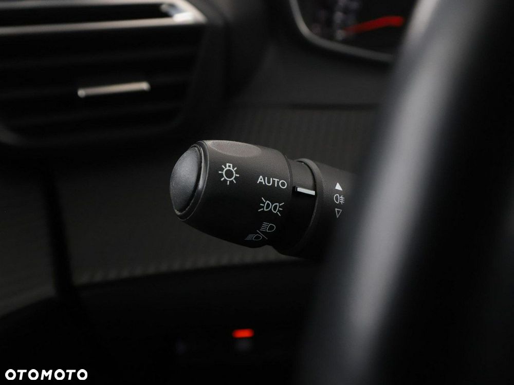 Peugeot 208 PureTech 100 Style - 33