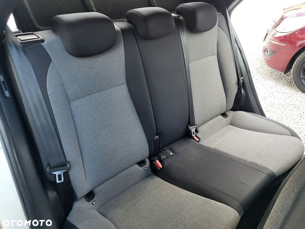 Hyundai i20 - 24