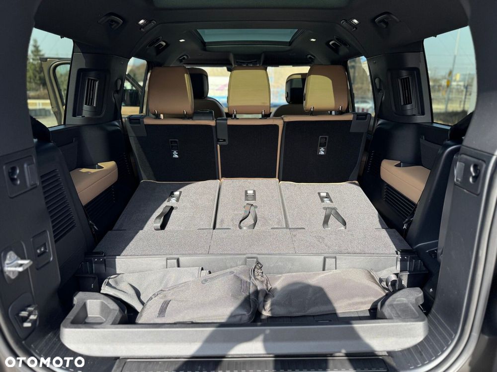 Land Rover Defender - 27