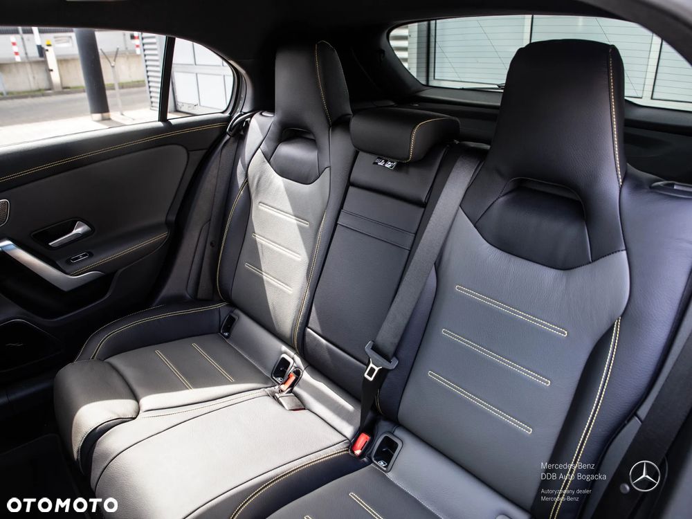 Mercedes-Benz Klasa A 45 S AMG 4-Matic 8G-DCT - 12