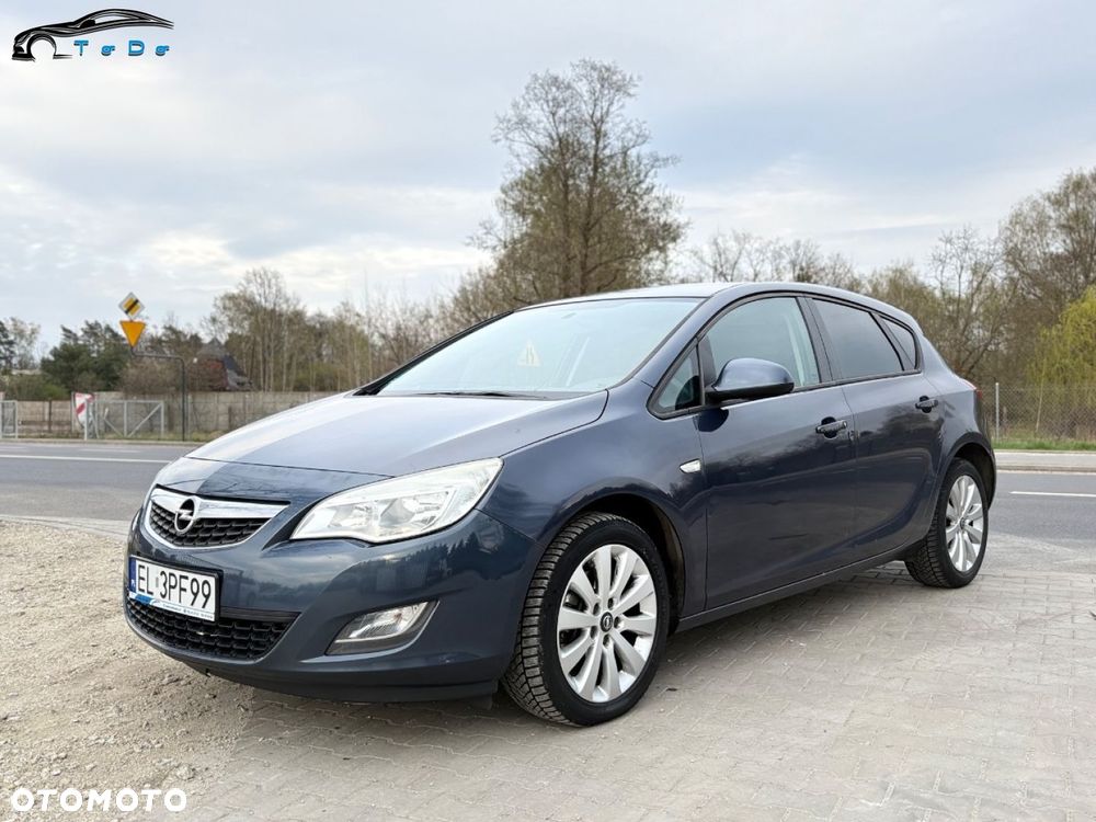 Opel Astra 2.0 CDTI DPF Cosmo - 11