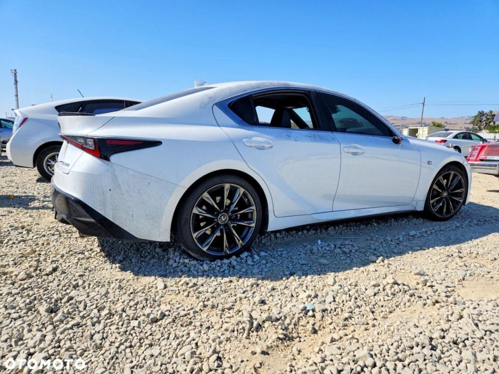 Lexus IS - 4