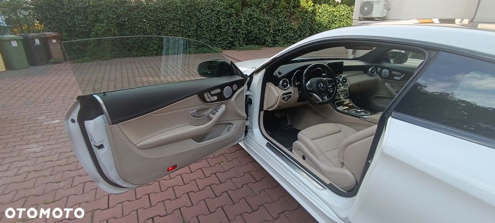 Mercedes-Benz Klasa C 300 9G-TRONIC - 22