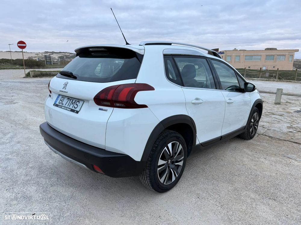 Peugeot 2008 PureTech 110 Stop&Start EAT6 Allure - 4