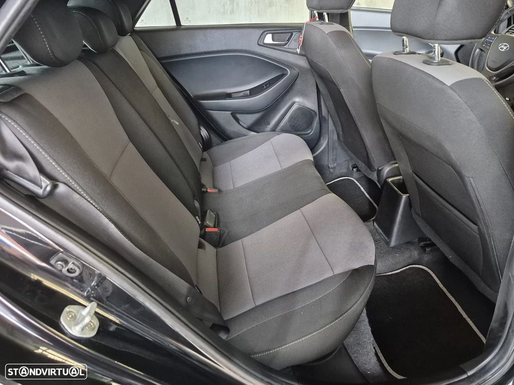 Hyundai i20 1.2 Comfort - 12