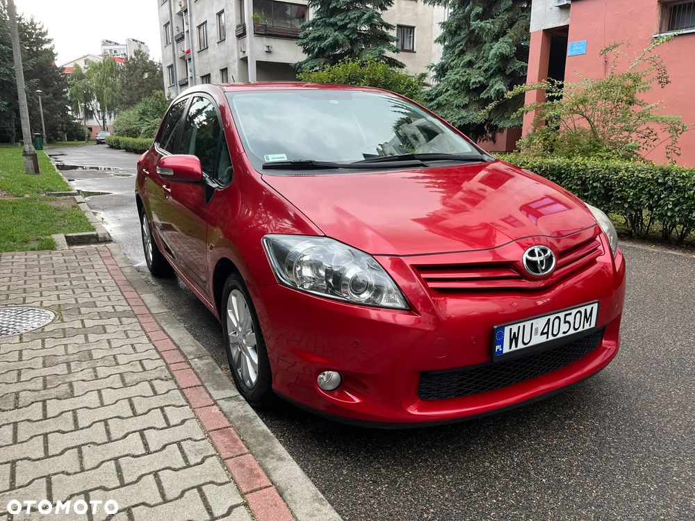 Toyota Auris 1.8 Premium - 1