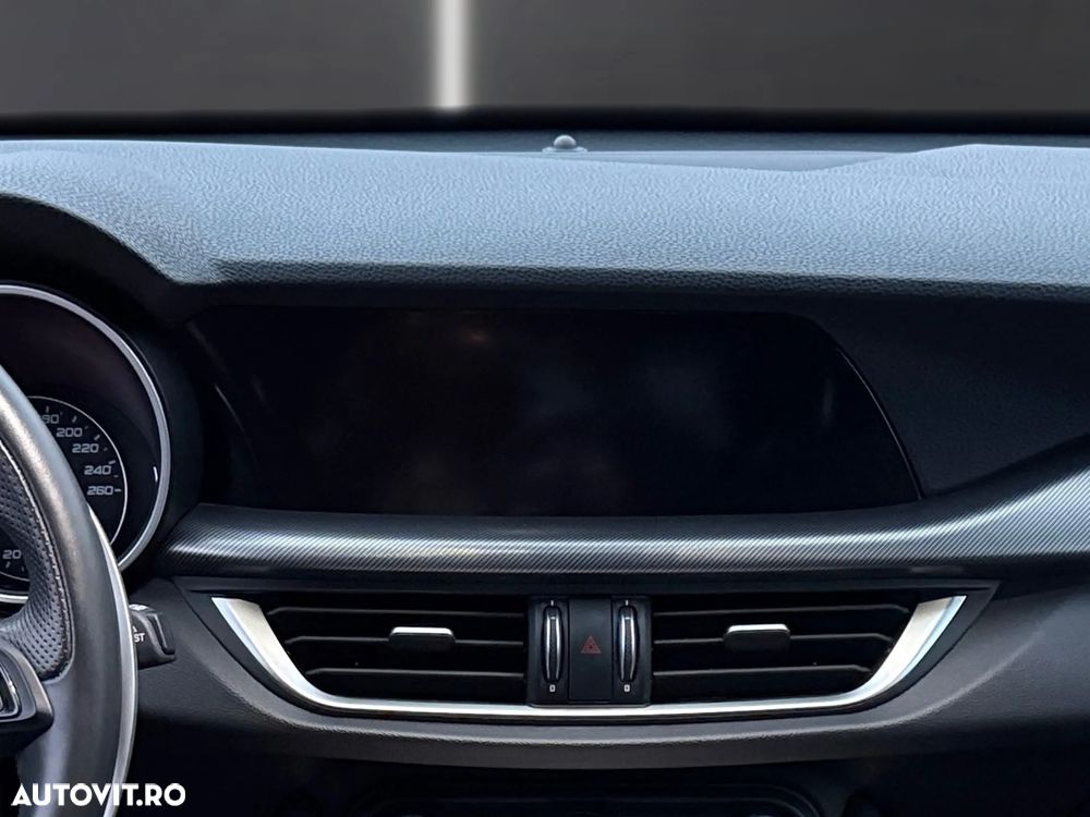 Alfa Romeo Stelvio 2.0 Turbo AWD AT8 Veloce - 16