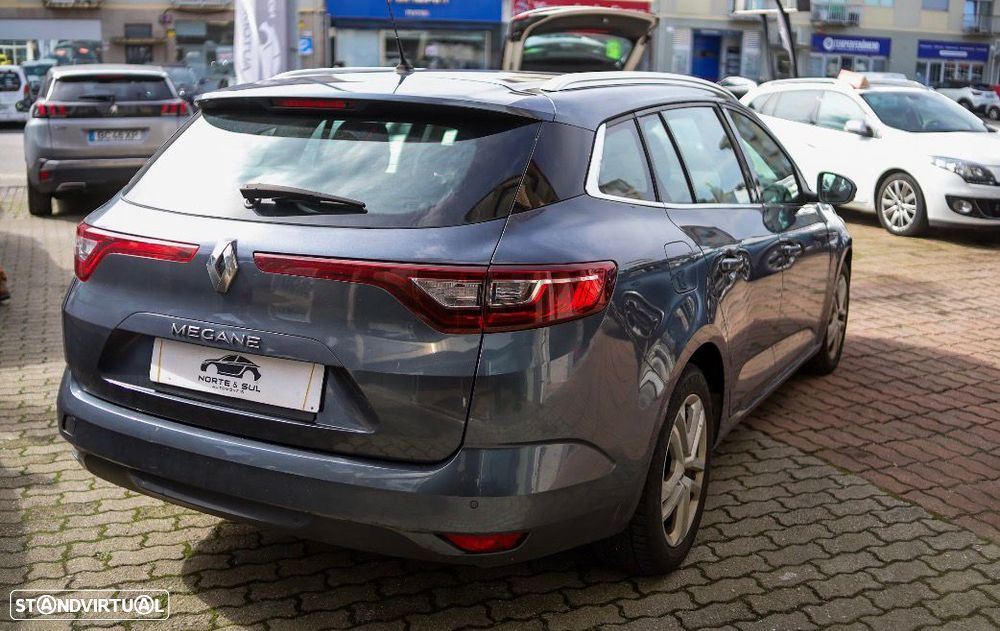 Renault Mégane Sport Tourer - 2