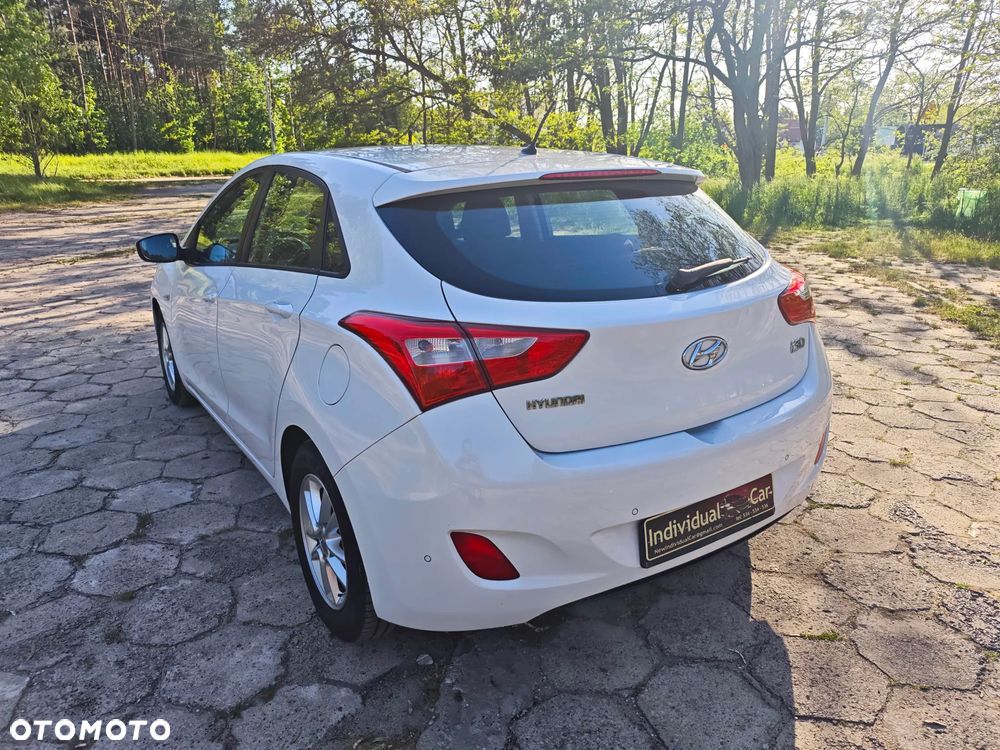 Hyundai i30 1.4 Trend - 16