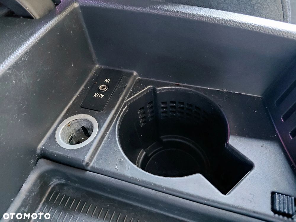 BMW Seria 3 318i - 27