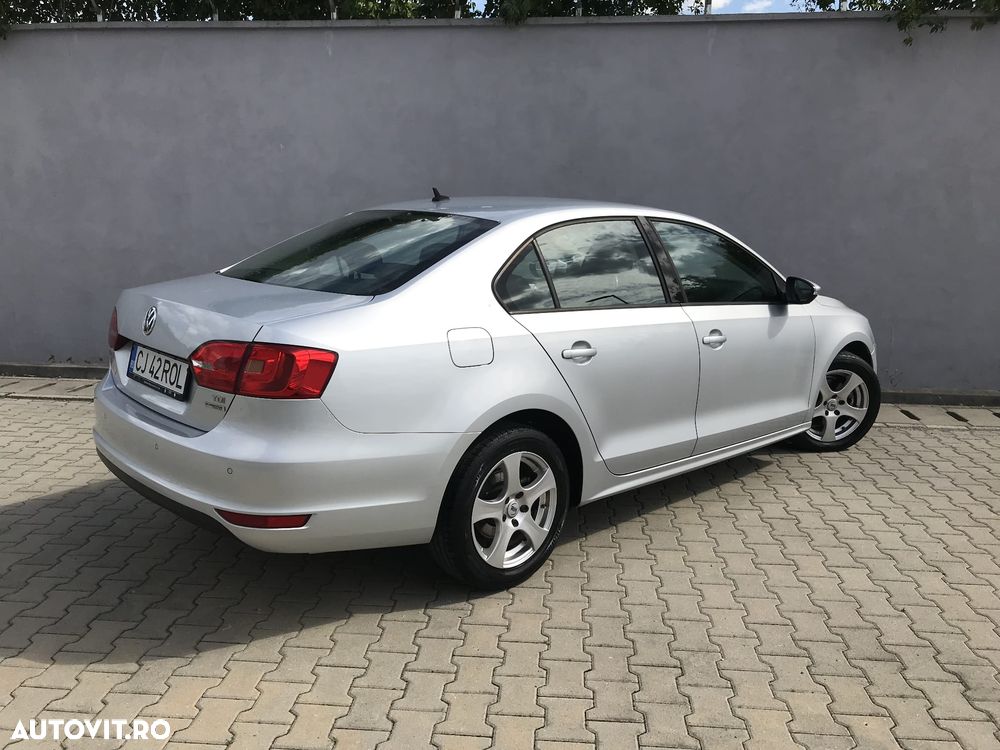 VOLKSWAGEN Jetta 2011 — imagine 8