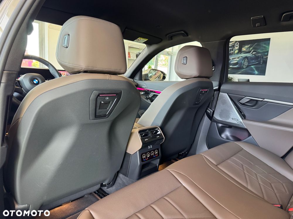 BMW Seria 5 520d xDrive - 27