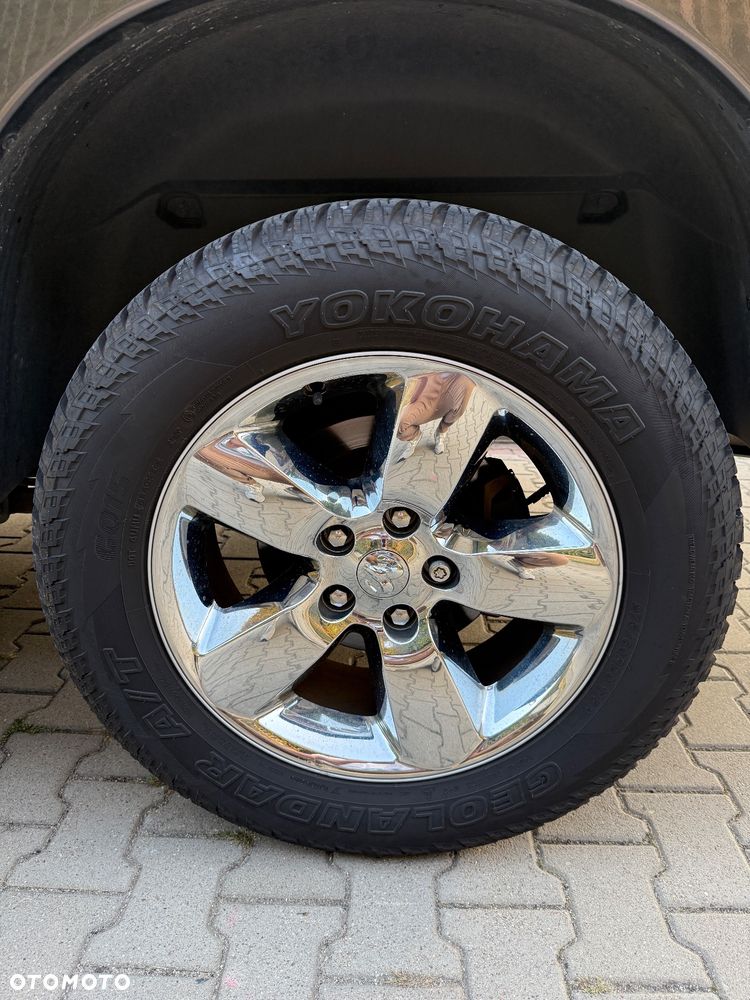 RAM 1500 Crew Cab Shortbed Bighorn - 16