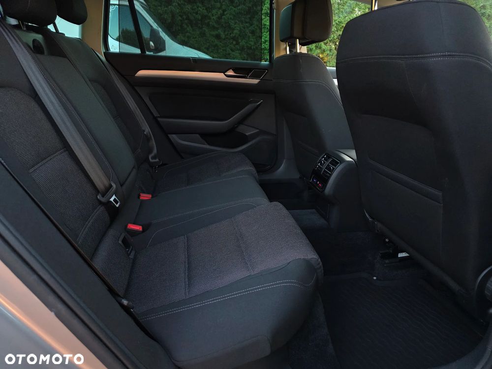 Volkswagen Passat 2.0 TDI BMT Comfortline DSG - 19