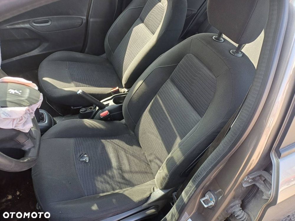 FOTELE KOMPLET LEWY PRAWY KANAPA TYŁ + BOCZKI PEUGEOT 301 I 301 SEDAN - 1