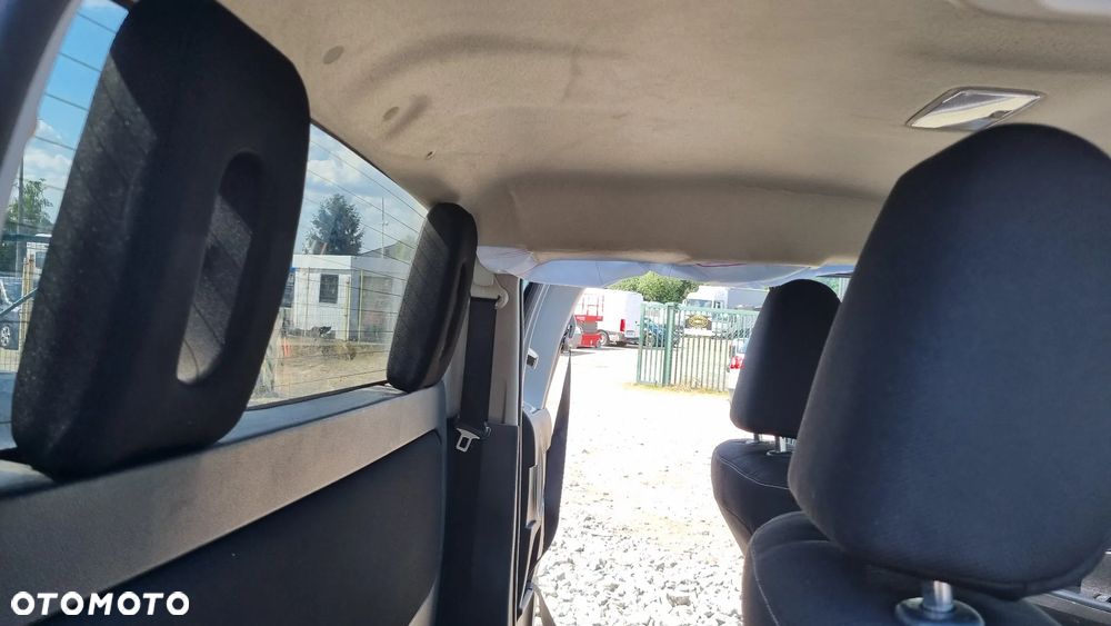Toyota Hilux 4x4 Double Cab Autm Executive - 36