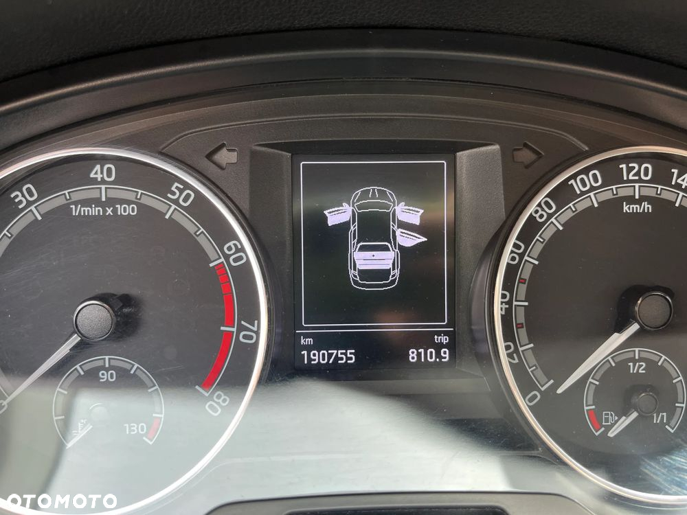 Skoda RAPID 1.0 TSI Ambition - 18