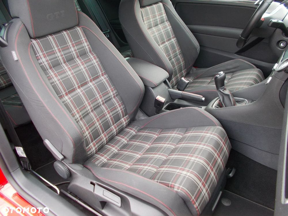 Volkswagen Golf 2.0 GTI - 14