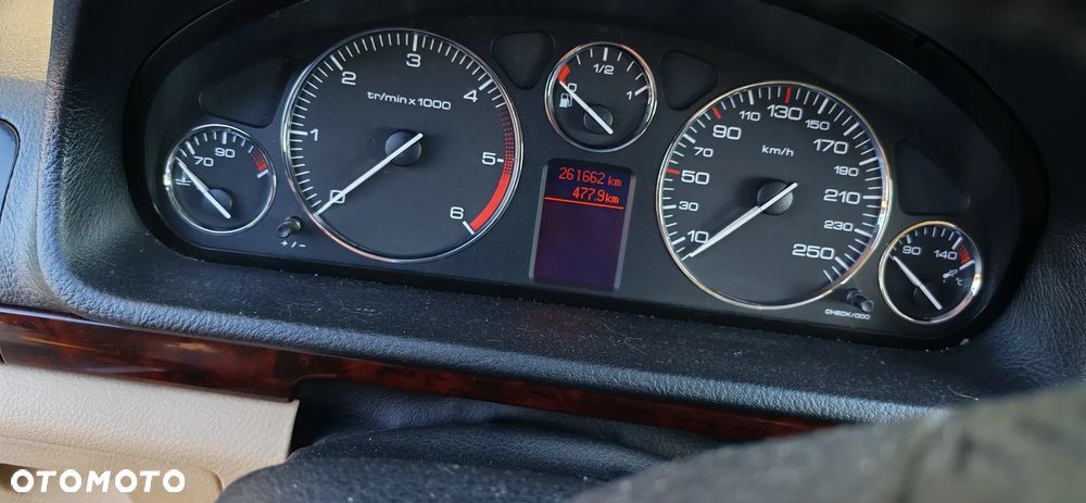 Peugeot 407 - 10