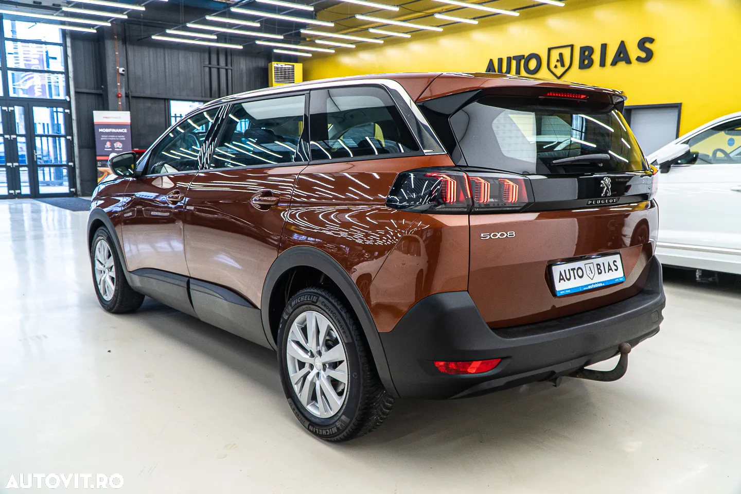 Peugeot 5008 1.2 Puretech Turbo s&s EAT8 Allure - 6