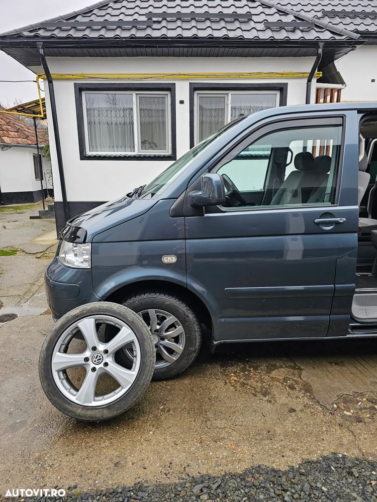 Volkswagen Multivan - 12