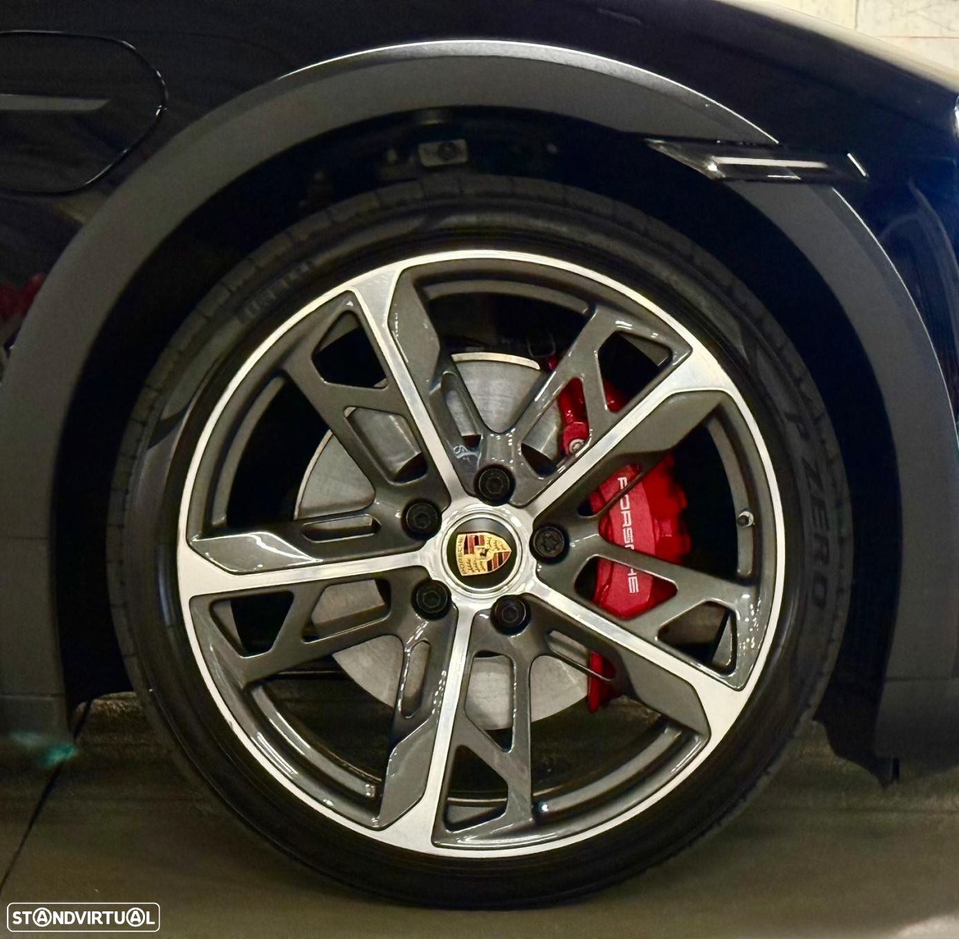 Porsche Taycan Cross Turismo - 11
