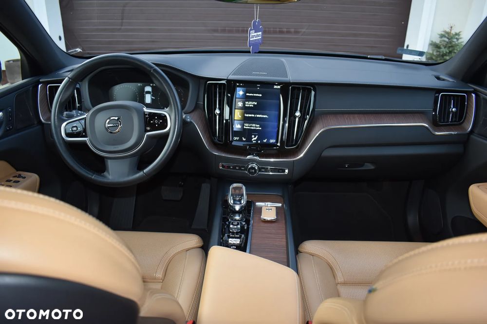 Volvo XC 60 B5 D AWD Inscription - 21