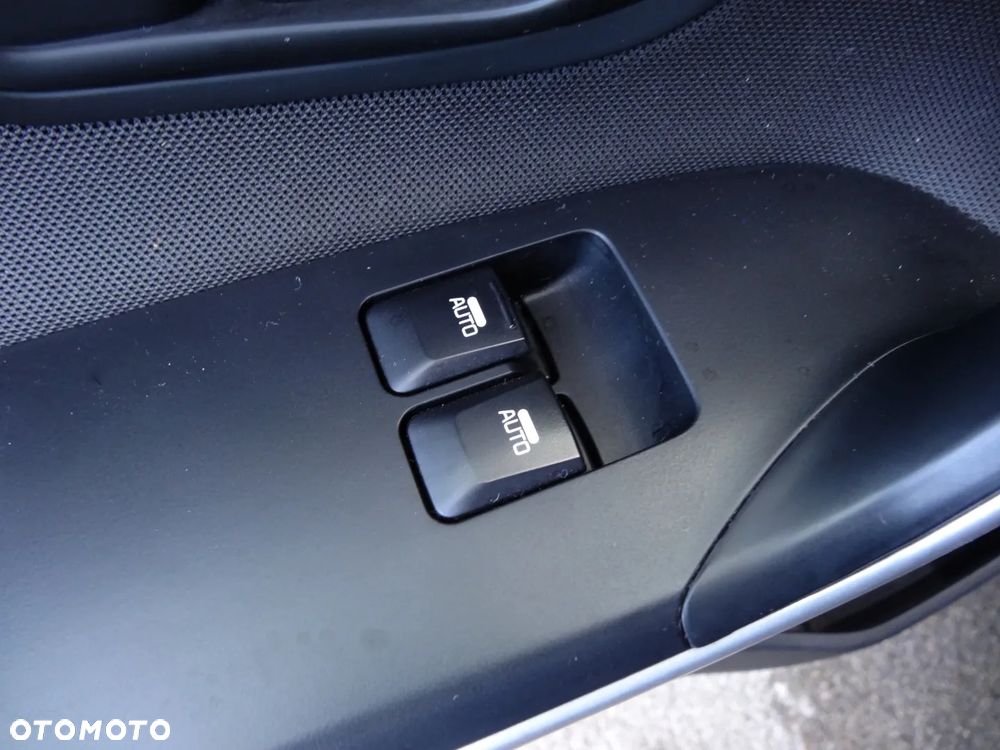 Kia Ceed 1.4 CVVT Attract - 32