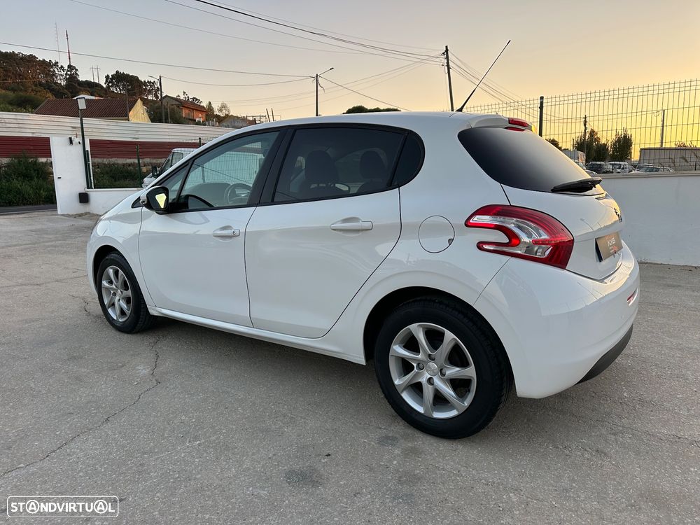 Peugeot 208 1.4 HDi Active - 8