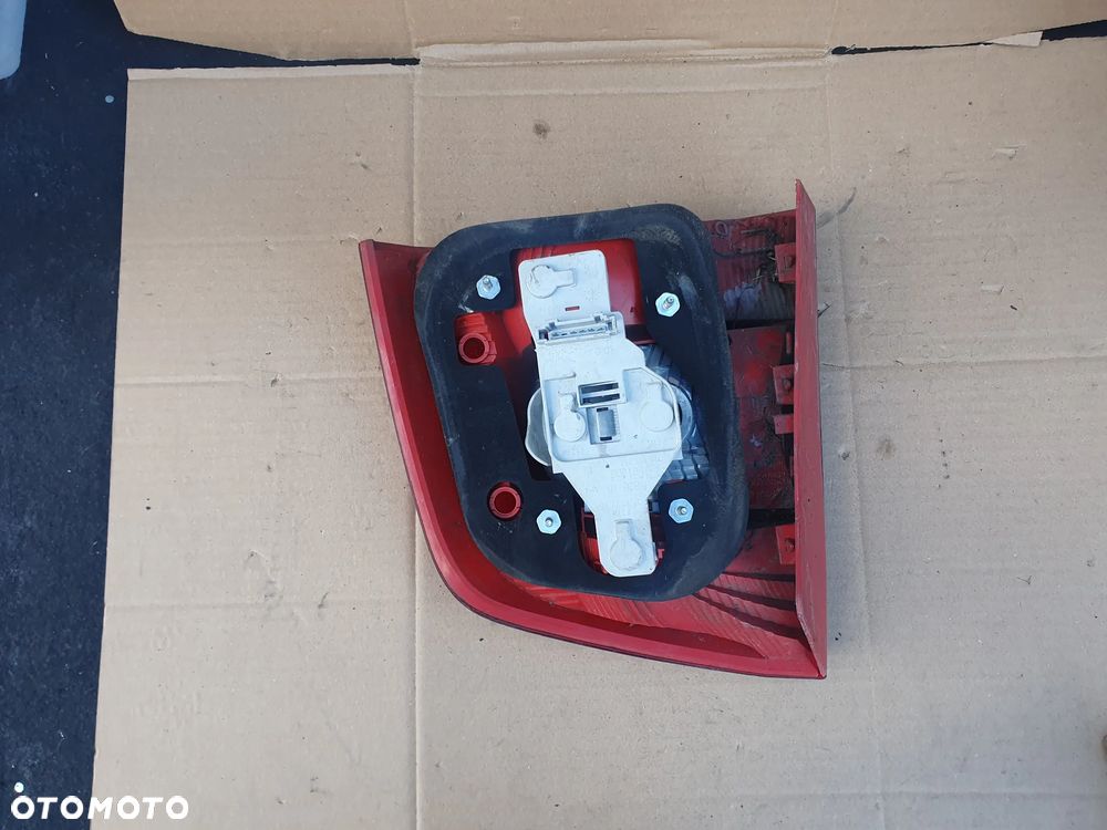 * LAMPA TYLNA LEWA TYŁ LEWO SKODA OCTAVIA 2 - 6