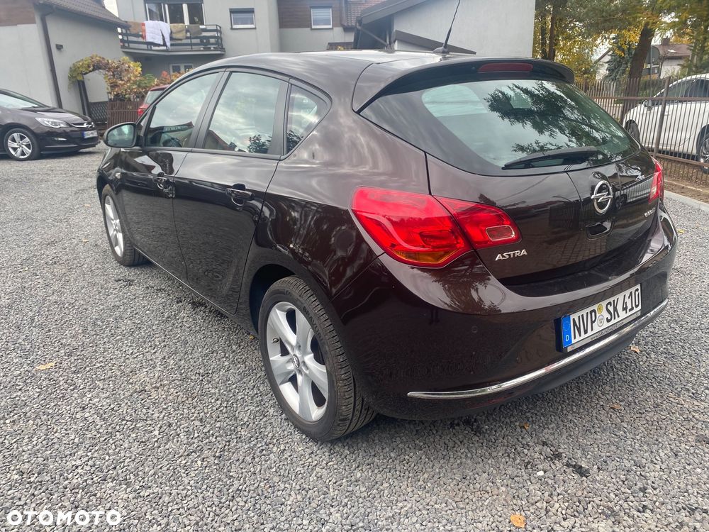Opel Astra 1.4 Turbo Design Edition - 36