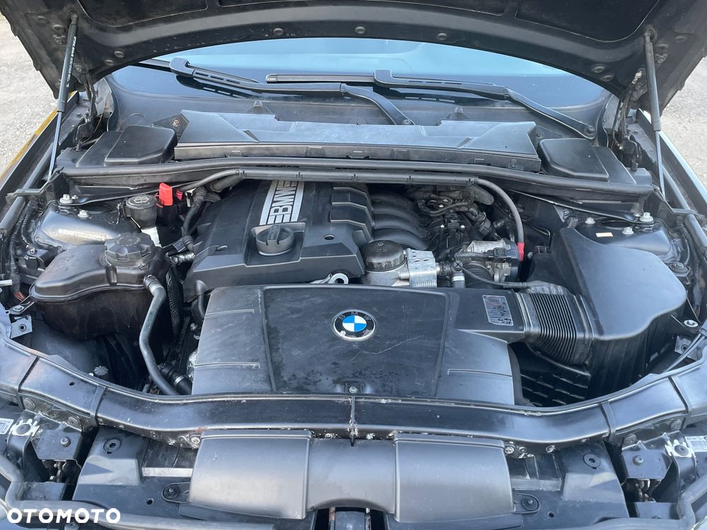 BMW Seria 3 318i Edition Exclusive - 21