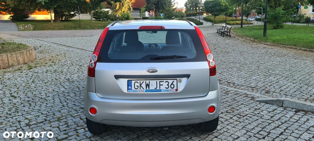 Ford Fiesta 1.4 Style - 32