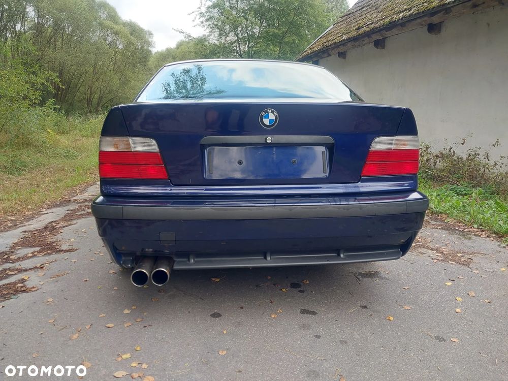 BMW Seria 3 316i - 10